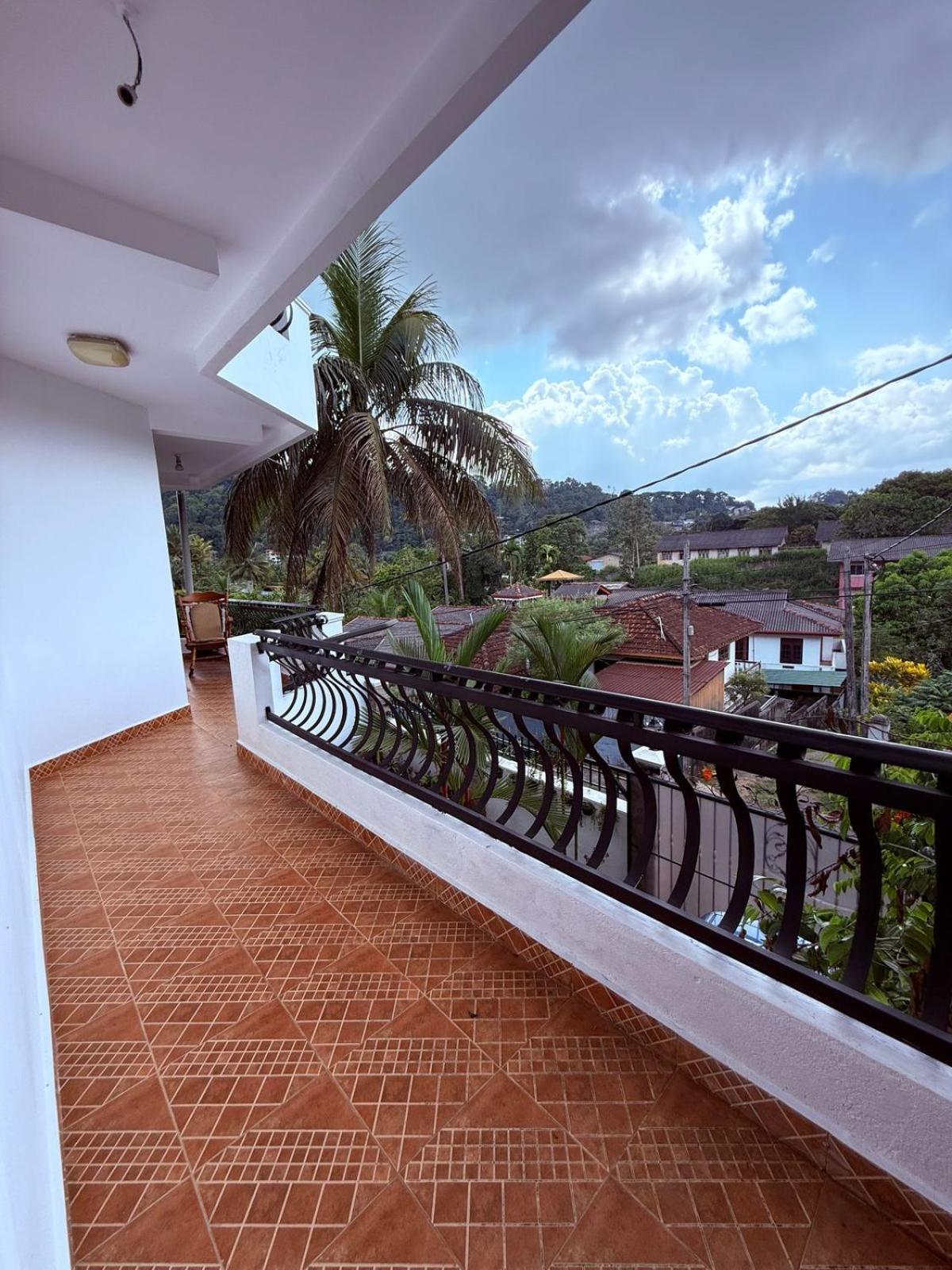 Resident View Homestay Kandy Luaran gambar