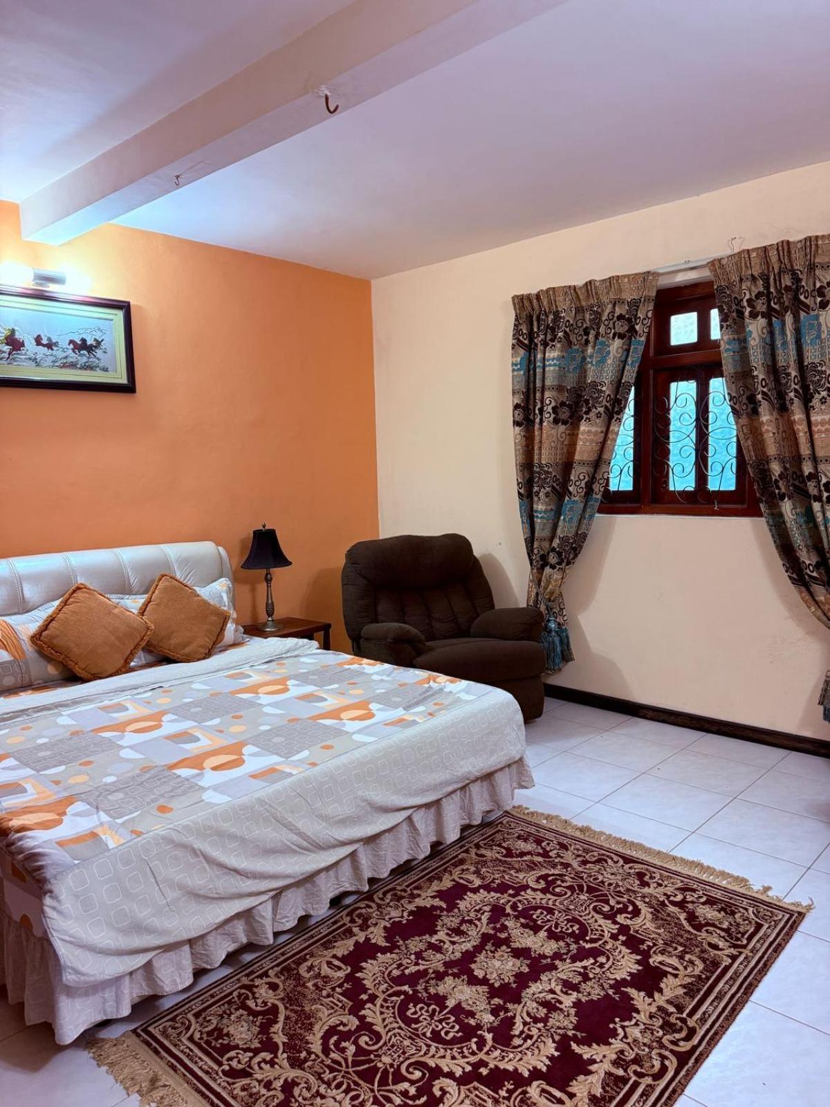 Resident View Homestay Kandy Luaran gambar