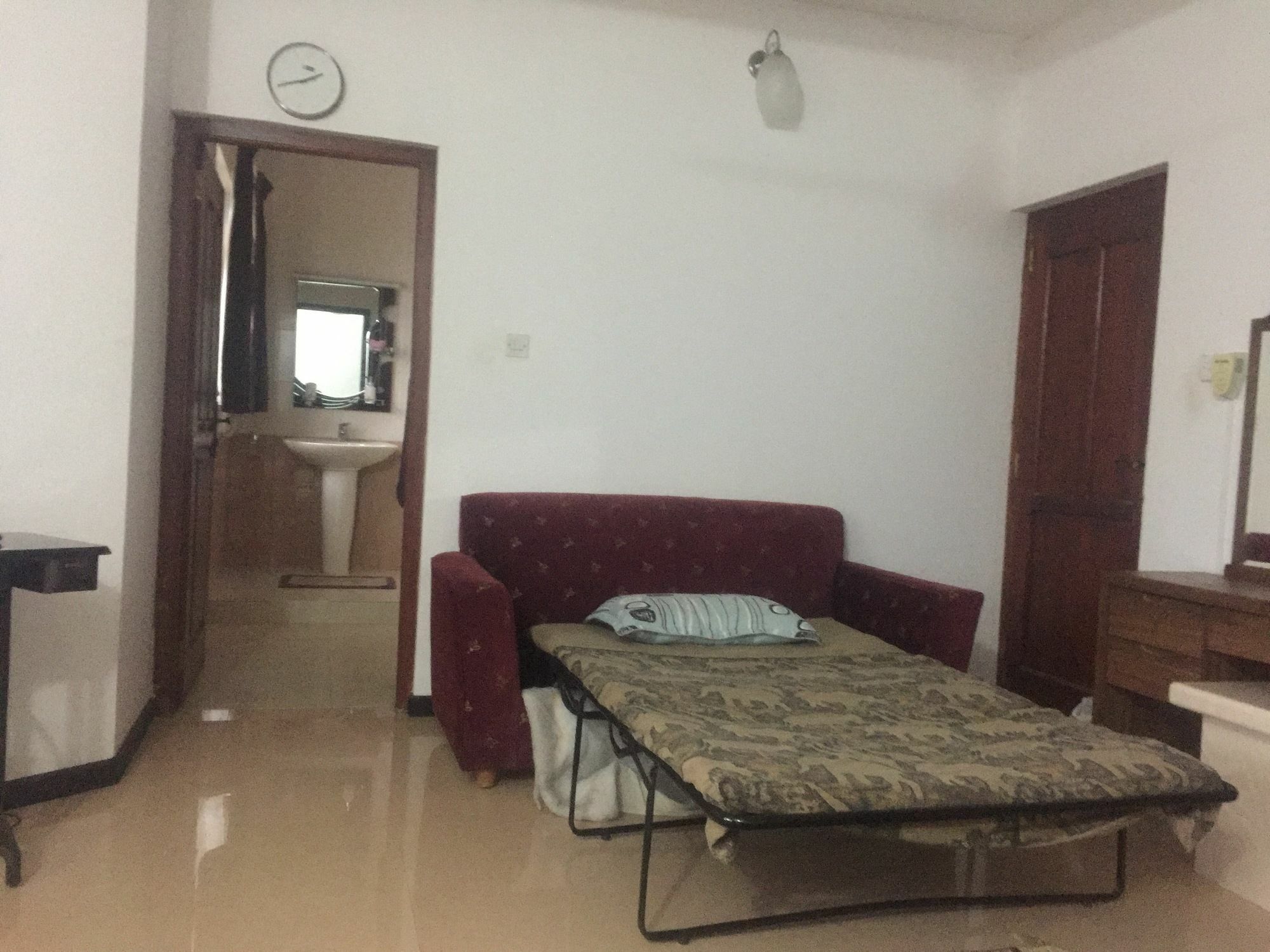 Resident View Homestay Kandy Luaran gambar